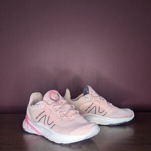 New Balance Women's Fresh Foam Roav V2 Sneaker